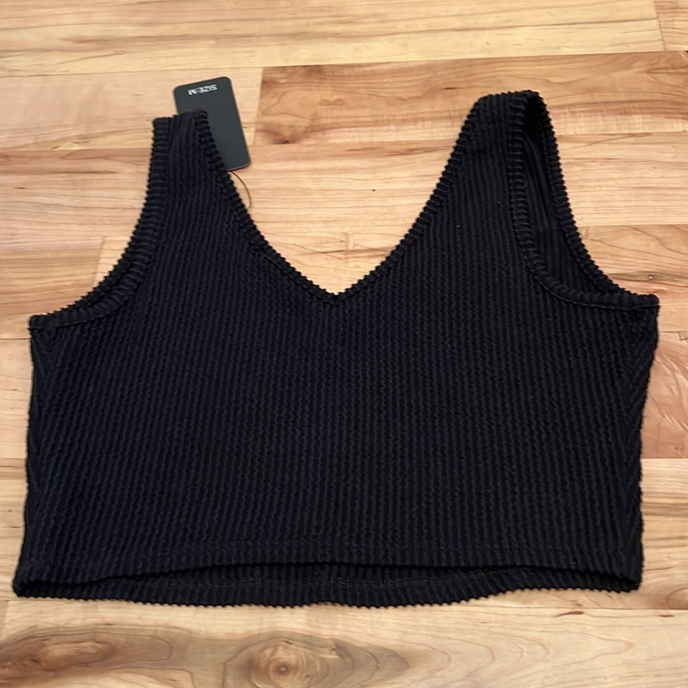 21 Saints Ladies Black V-Neck Ribbed Crop Tank Top -NWT - Picture 2 of 10